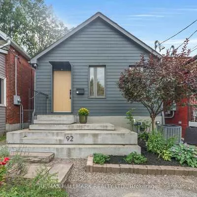 92, Chisholm, Woodbine-Lumsden, Toronto