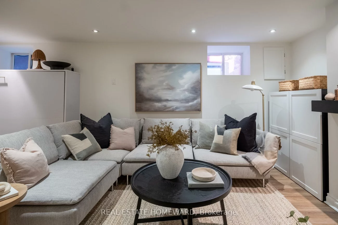 188, Hastings, South Riverdale, Toronto