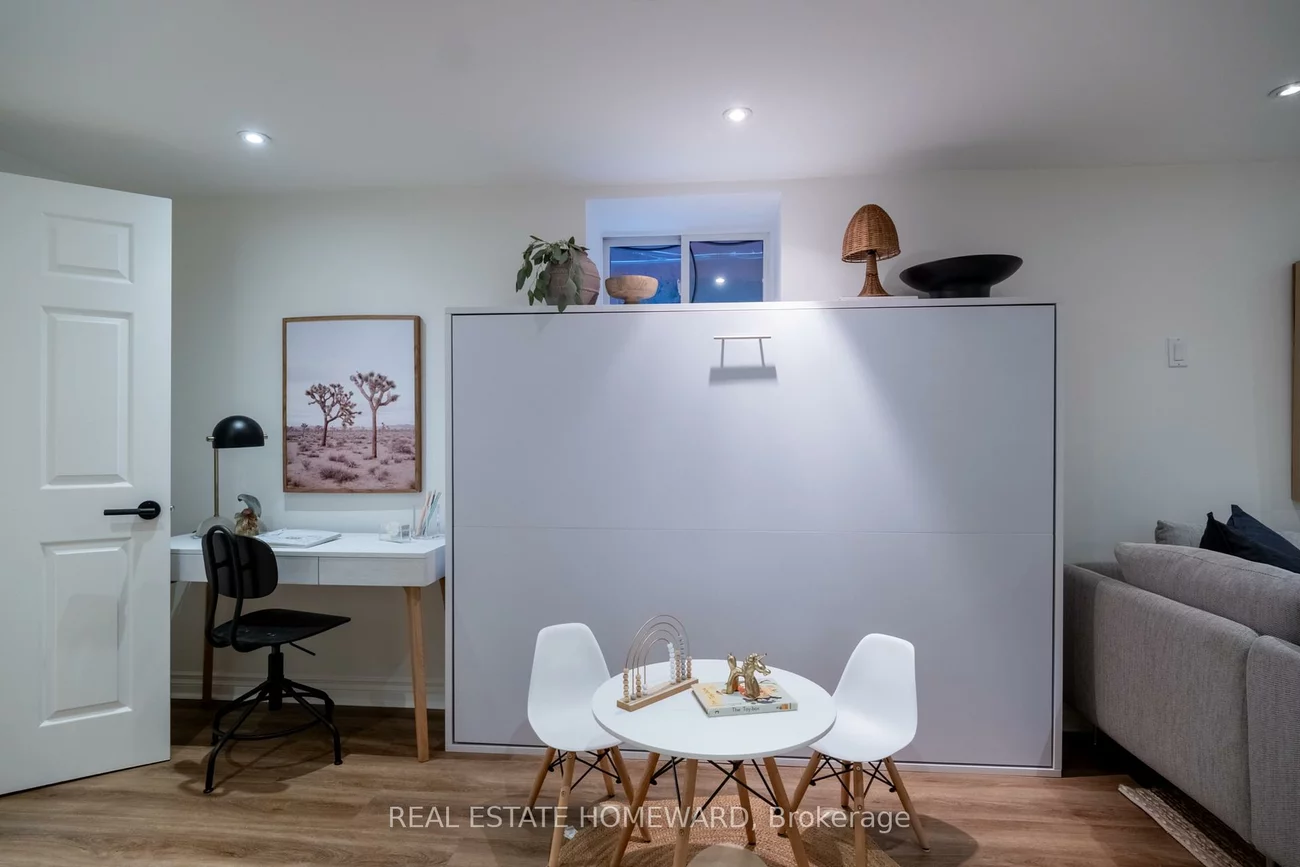 188, Hastings, South Riverdale, Toronto