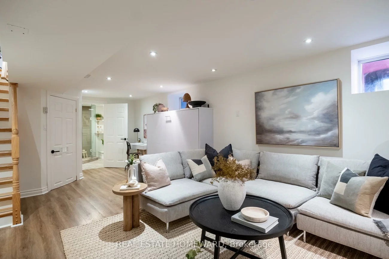 188, Hastings, South Riverdale, Toronto