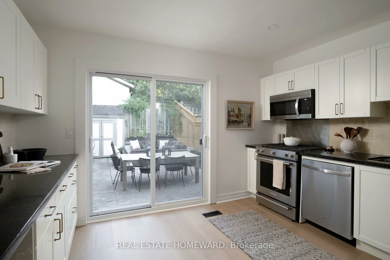 188, Hastings, South Riverdale, Toronto
