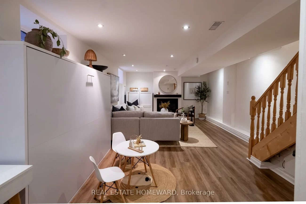 188, Hastings, South Riverdale, Toronto