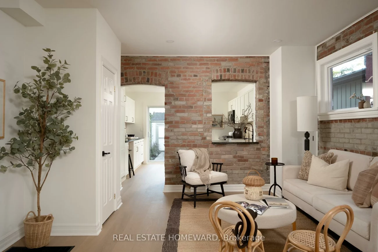 188, Hastings, South Riverdale, Toronto