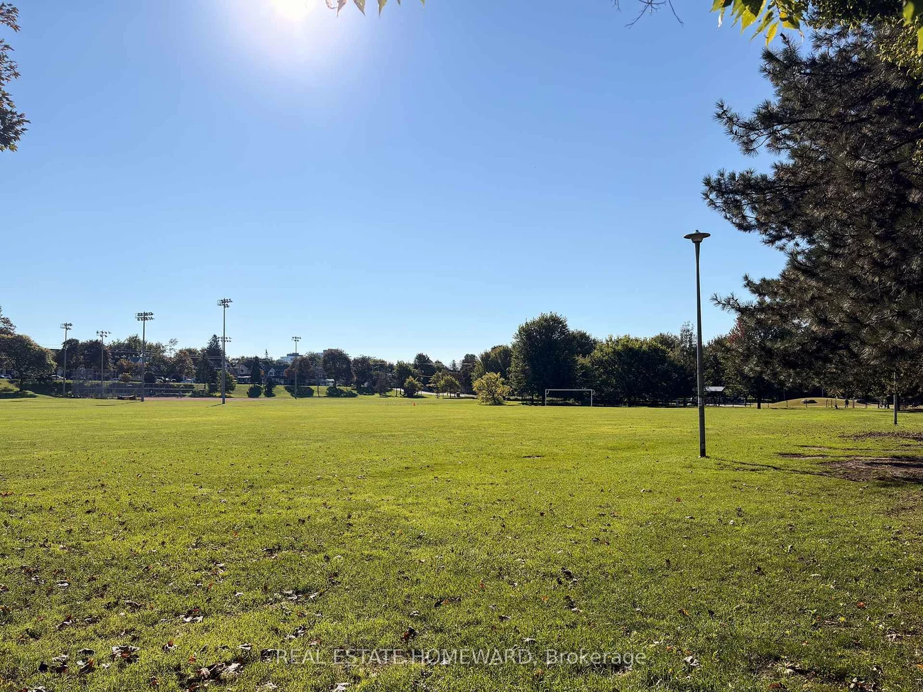 188, Hastings, South Riverdale, Toronto