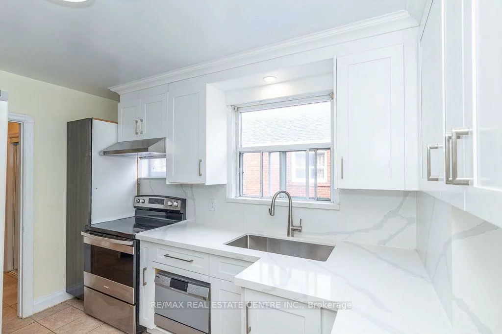 27, Innismore, Wexford-Maryvale, Toronto
