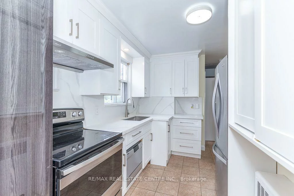 27, Innismore, Wexford-Maryvale, Toronto