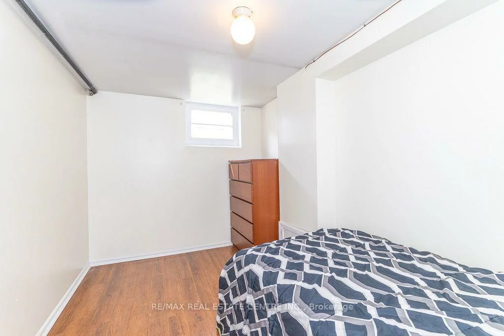 27, Innismore, Wexford-Maryvale, Toronto