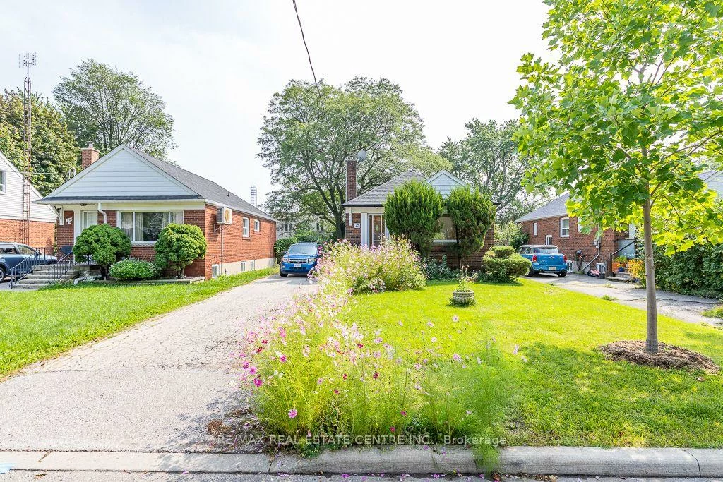 27, Innismore, Wexford-Maryvale, Toronto