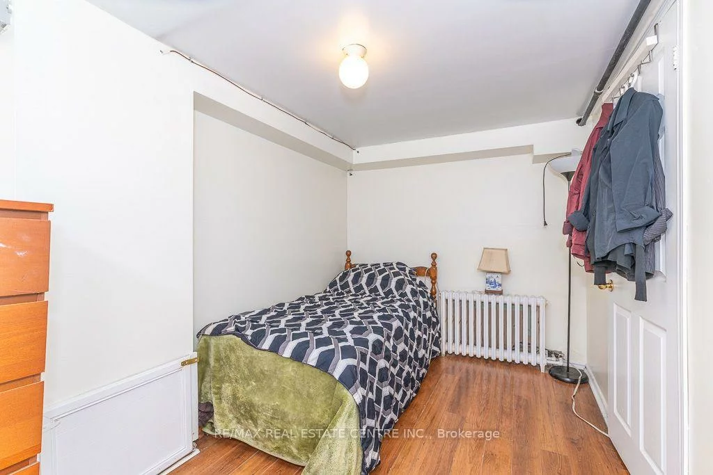 27, Innismore, Wexford-Maryvale, Toronto