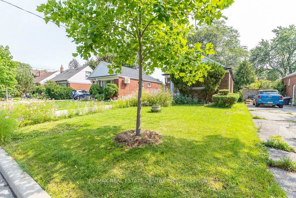 27, Innismore, Wexford-Maryvale, Toronto