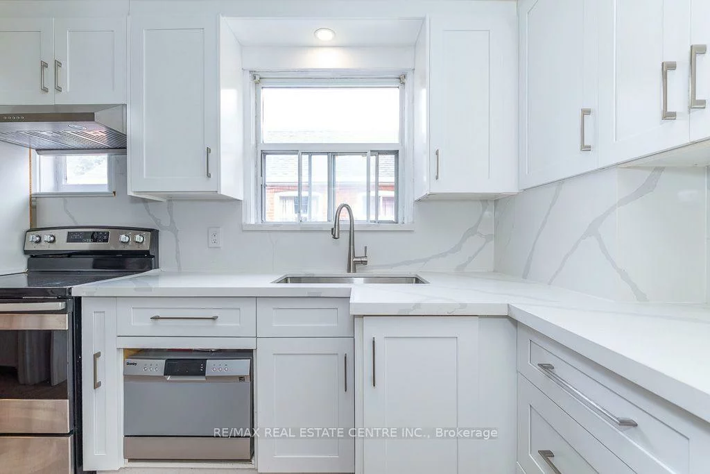 27, Innismore, Wexford-Maryvale, Toronto
