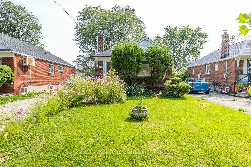 27, Innismore, Wexford-Maryvale, Toronto