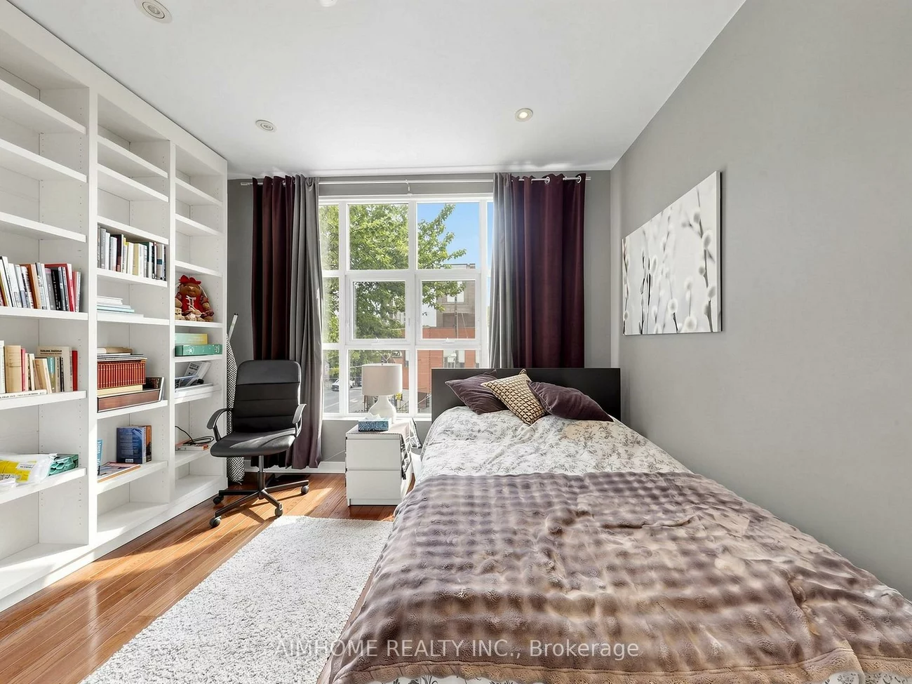 1089, Dundas, South Riverdale, Toronto