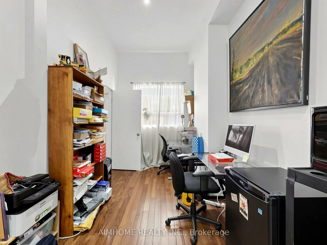 1089, Dundas, South Riverdale, Toronto