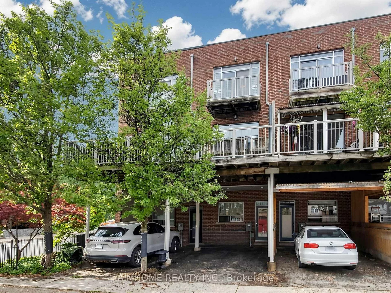1089, Dundas, South Riverdale, Toronto