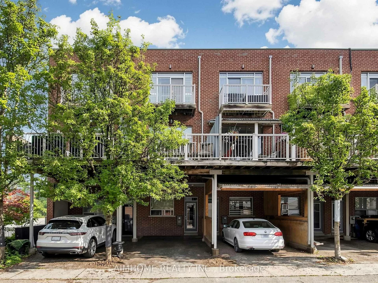 1089, Dundas, South Riverdale, Toronto