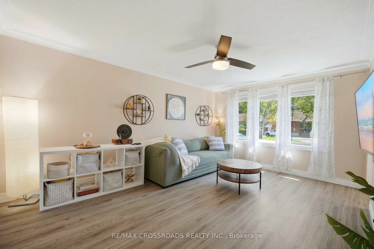 18, Adanac, Cliffcrest, Toronto