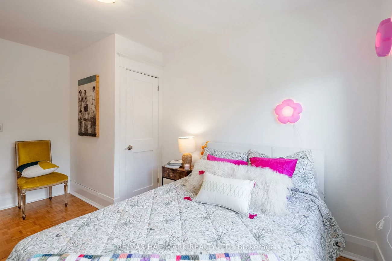397, Strathmore, Danforth, Toronto