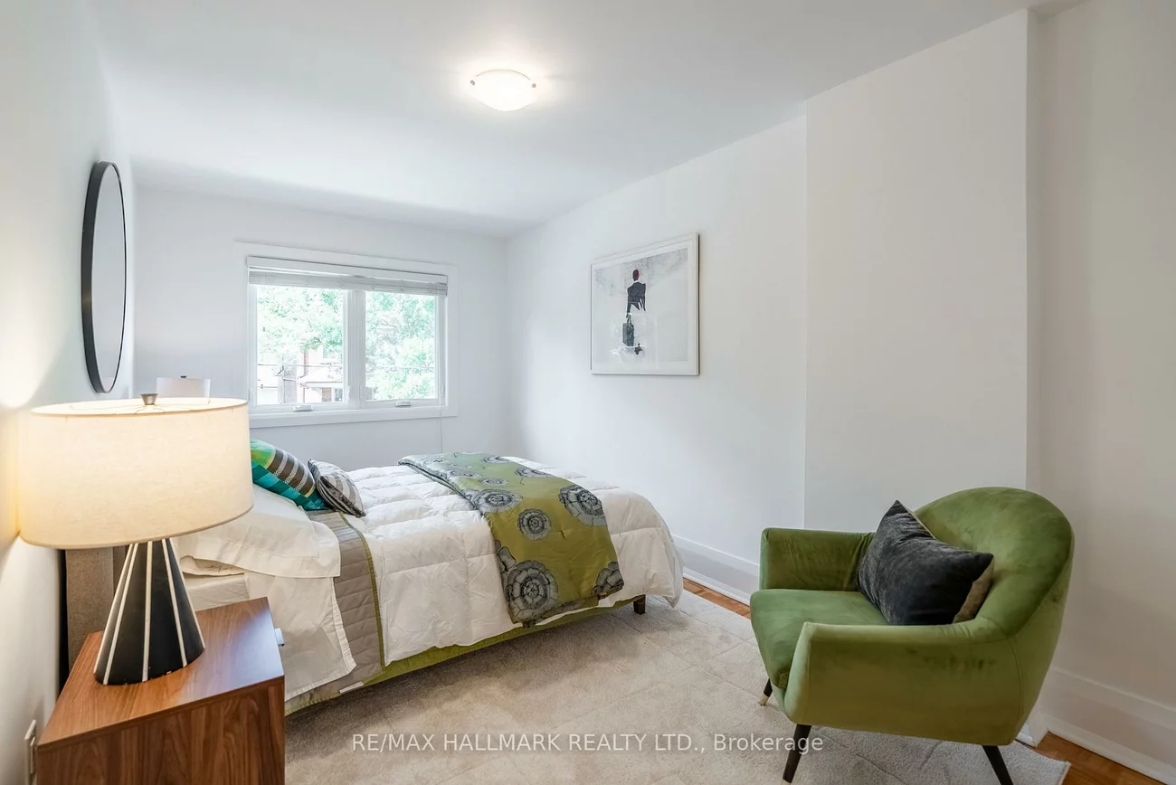 397, Strathmore, Danforth, Toronto