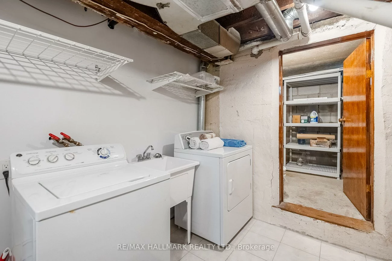 397, Strathmore, Danforth, Toronto