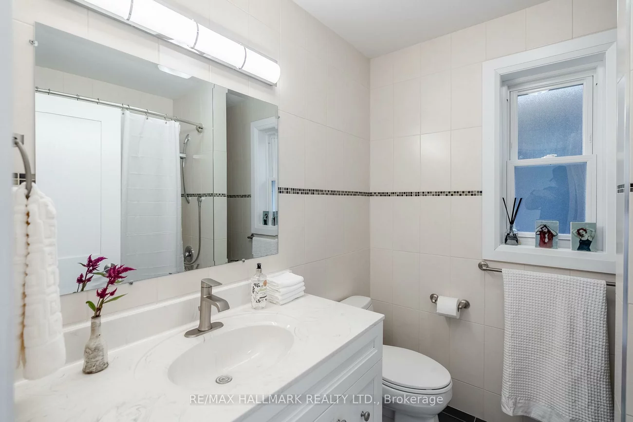 397, Strathmore, Danforth, Toronto