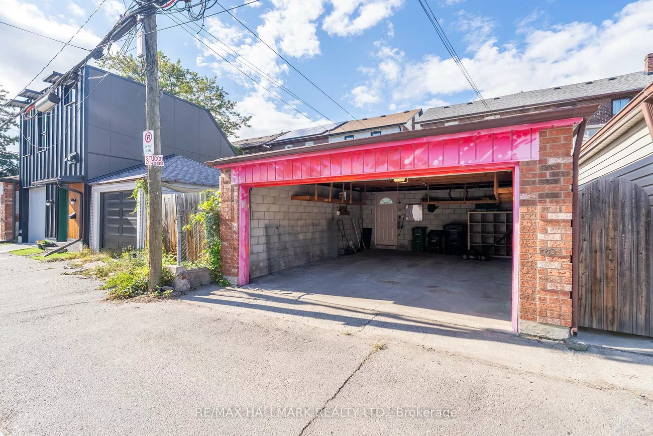 397, Strathmore, Danforth, Toronto