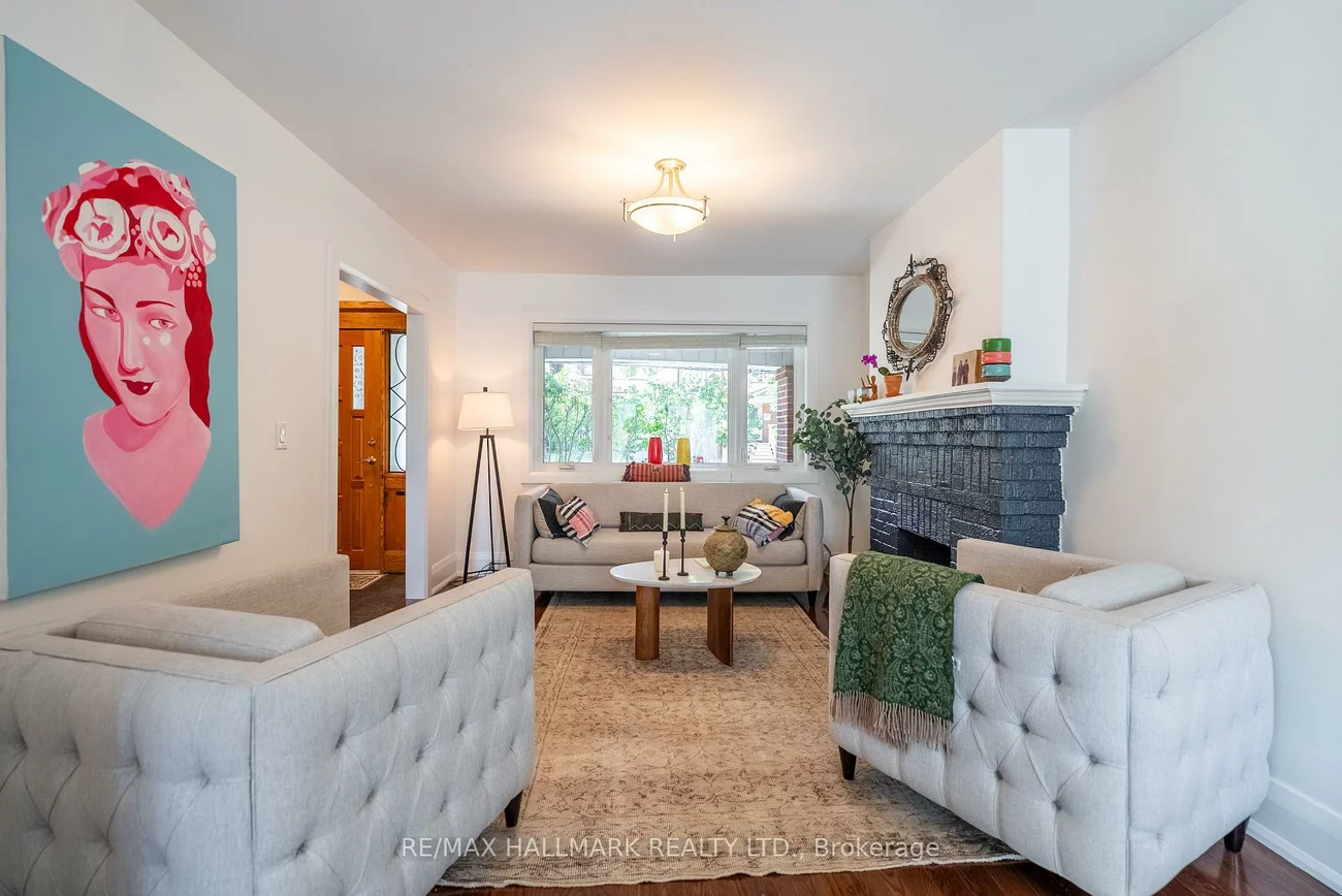 397, Strathmore, Danforth, Toronto