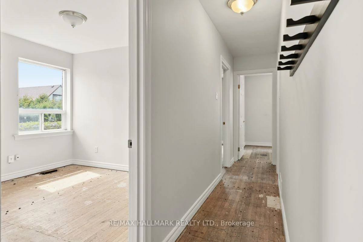 4, Bergen, Dorset Park, Toronto