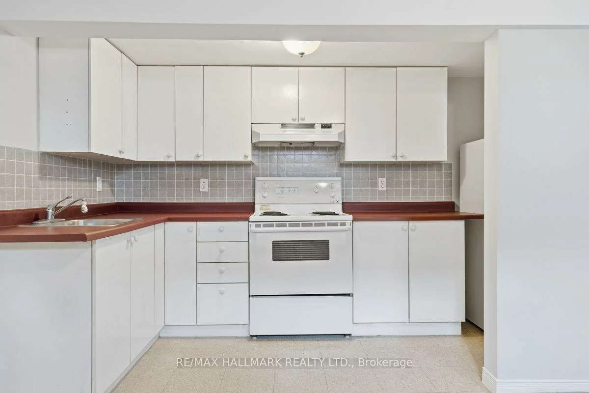 4, Bergen, Dorset Park, Toronto