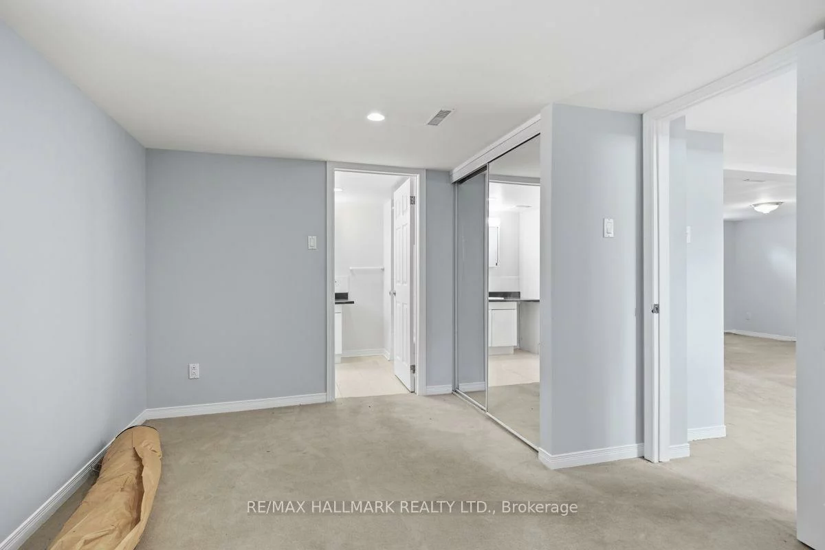 4, Bergen, Dorset Park, Toronto