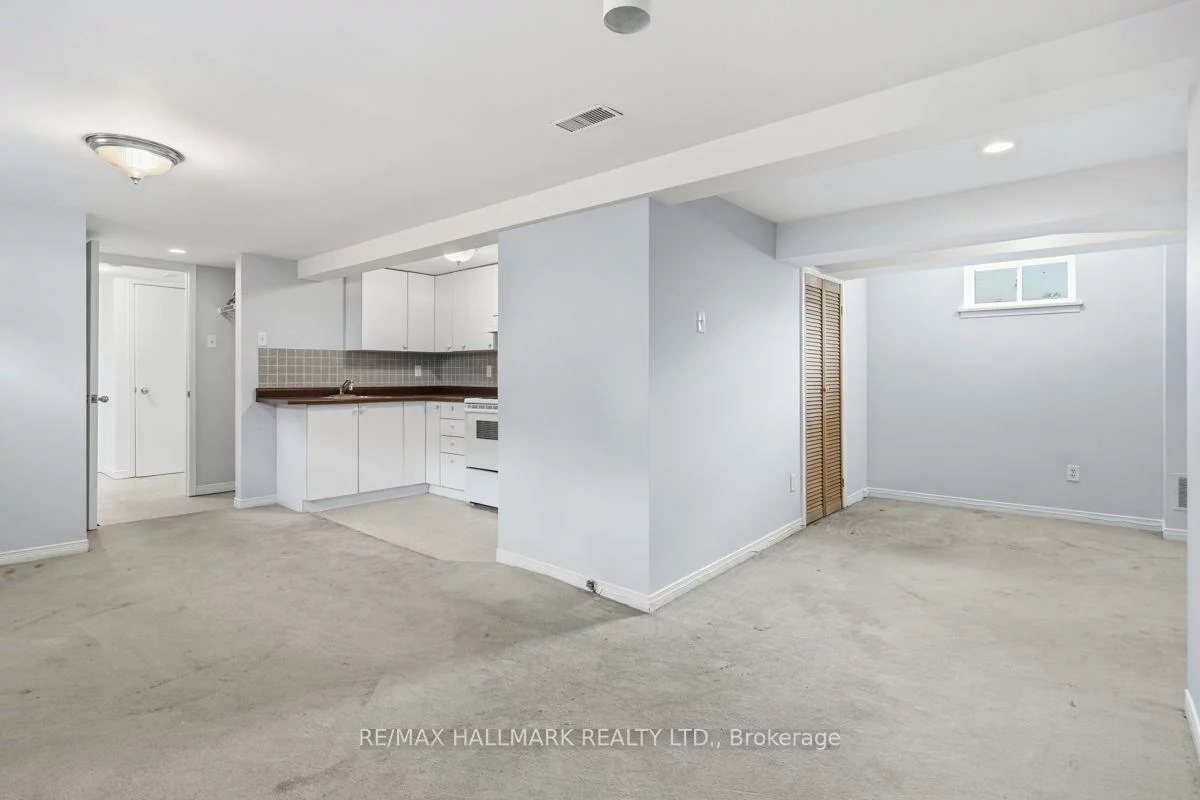 4, Bergen, Dorset Park, Toronto