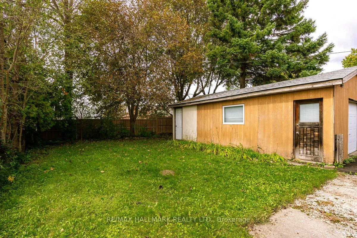 4, Bergen, Dorset Park, Toronto
