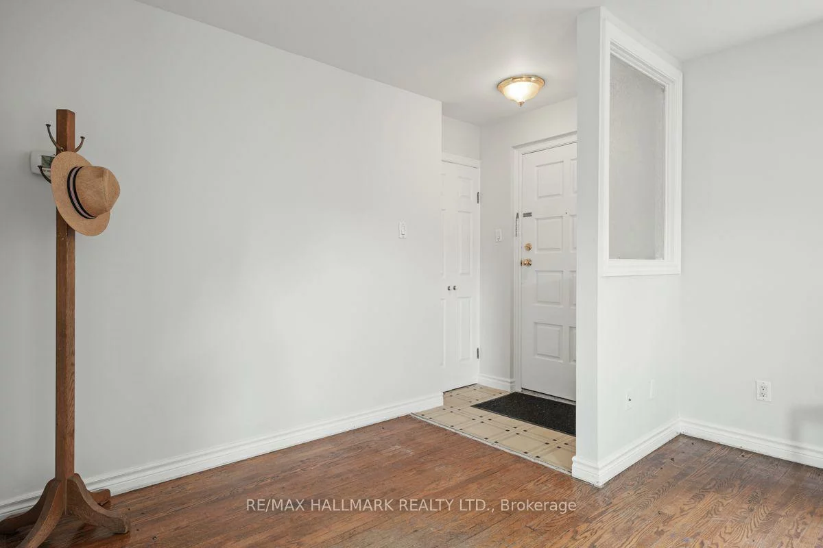 4, Bergen, Dorset Park, Toronto