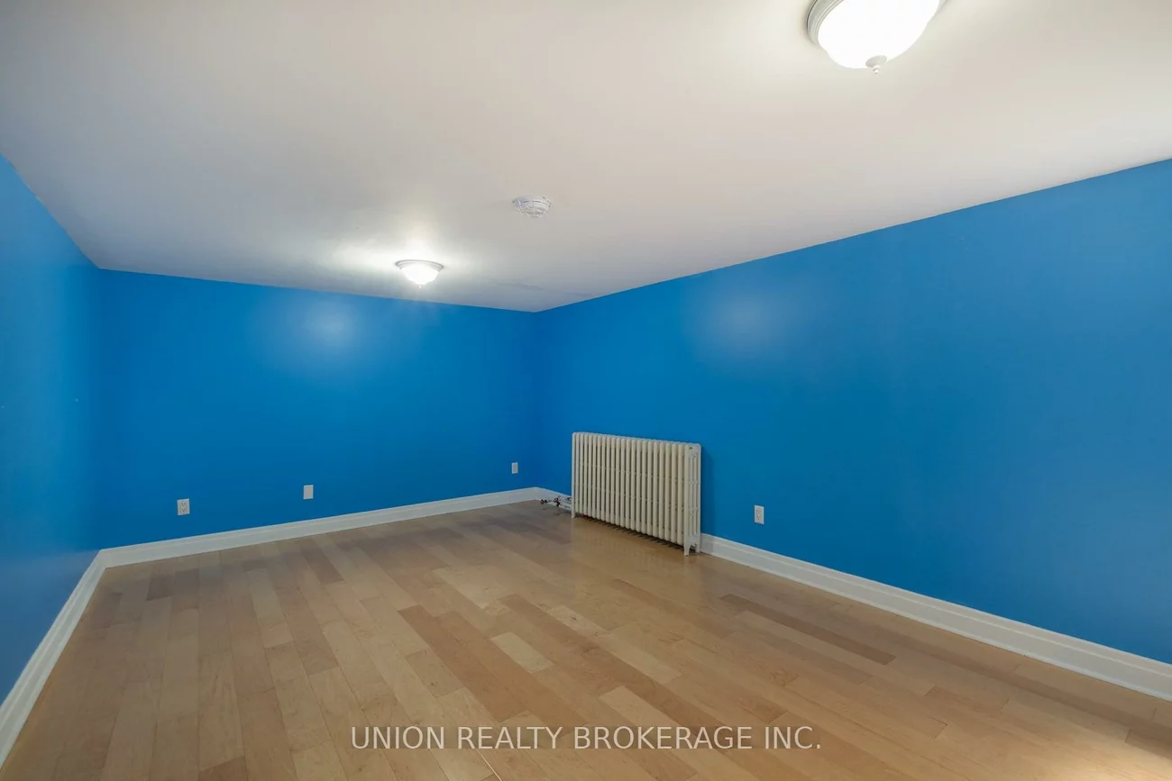 9, Simpson, South Riverdale, Toronto