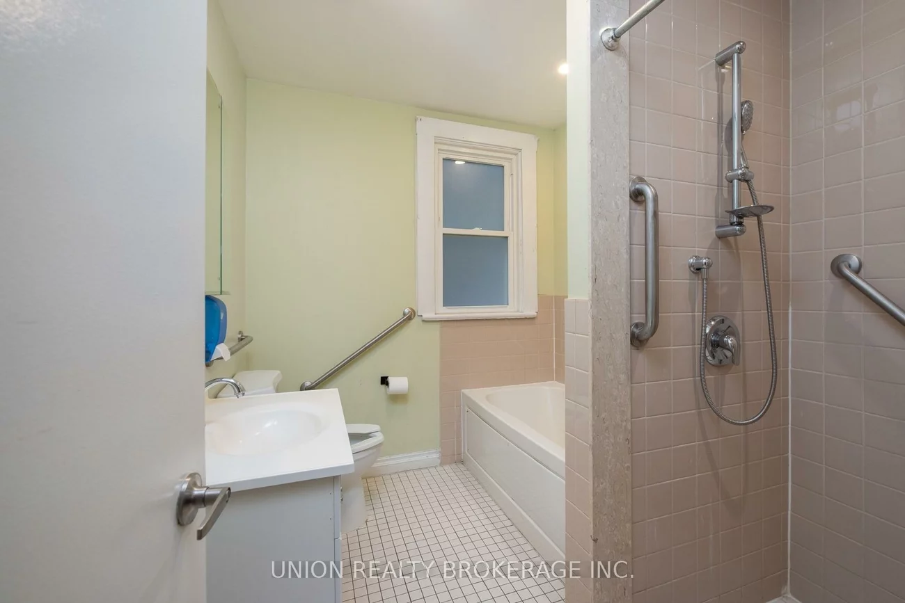 9, Simpson, South Riverdale, Toronto