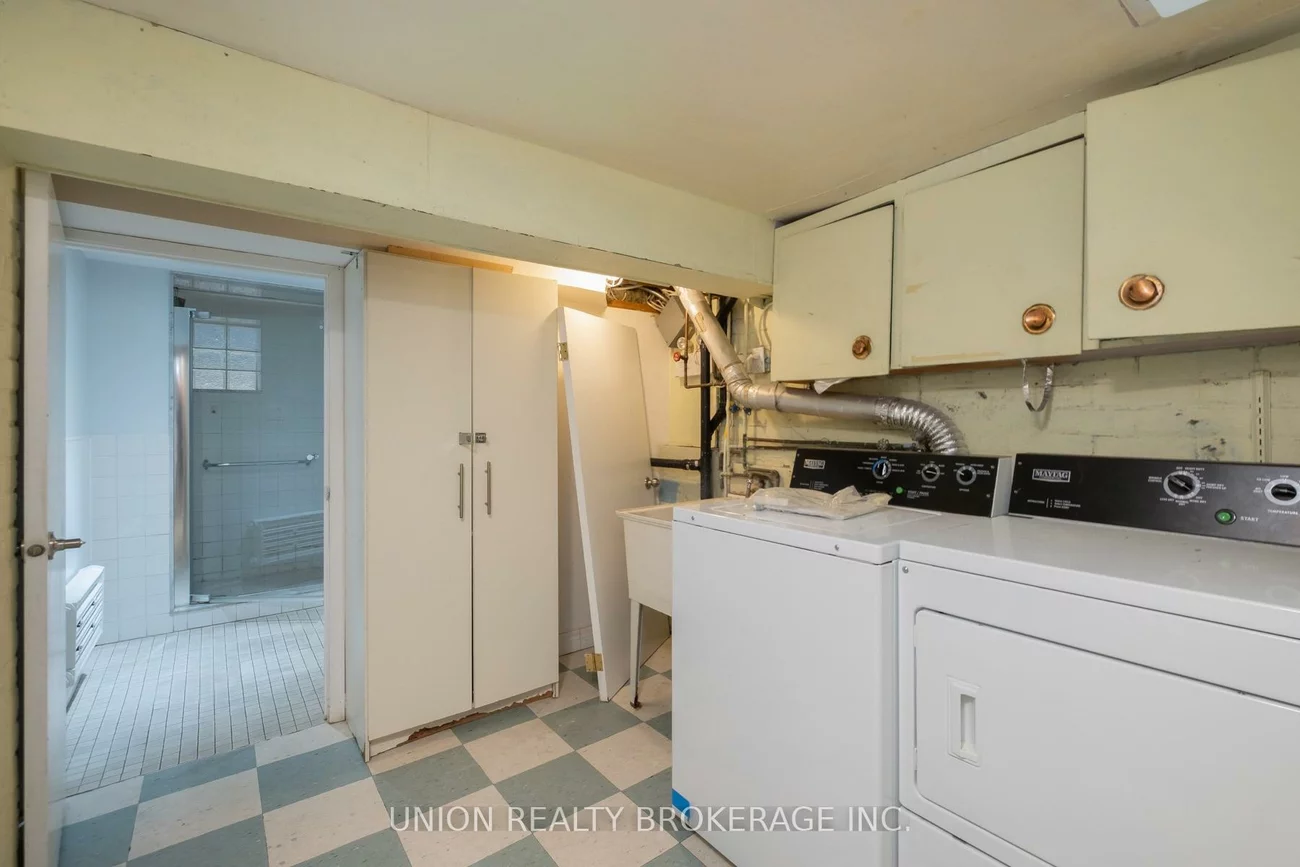 9, Simpson, South Riverdale, Toronto