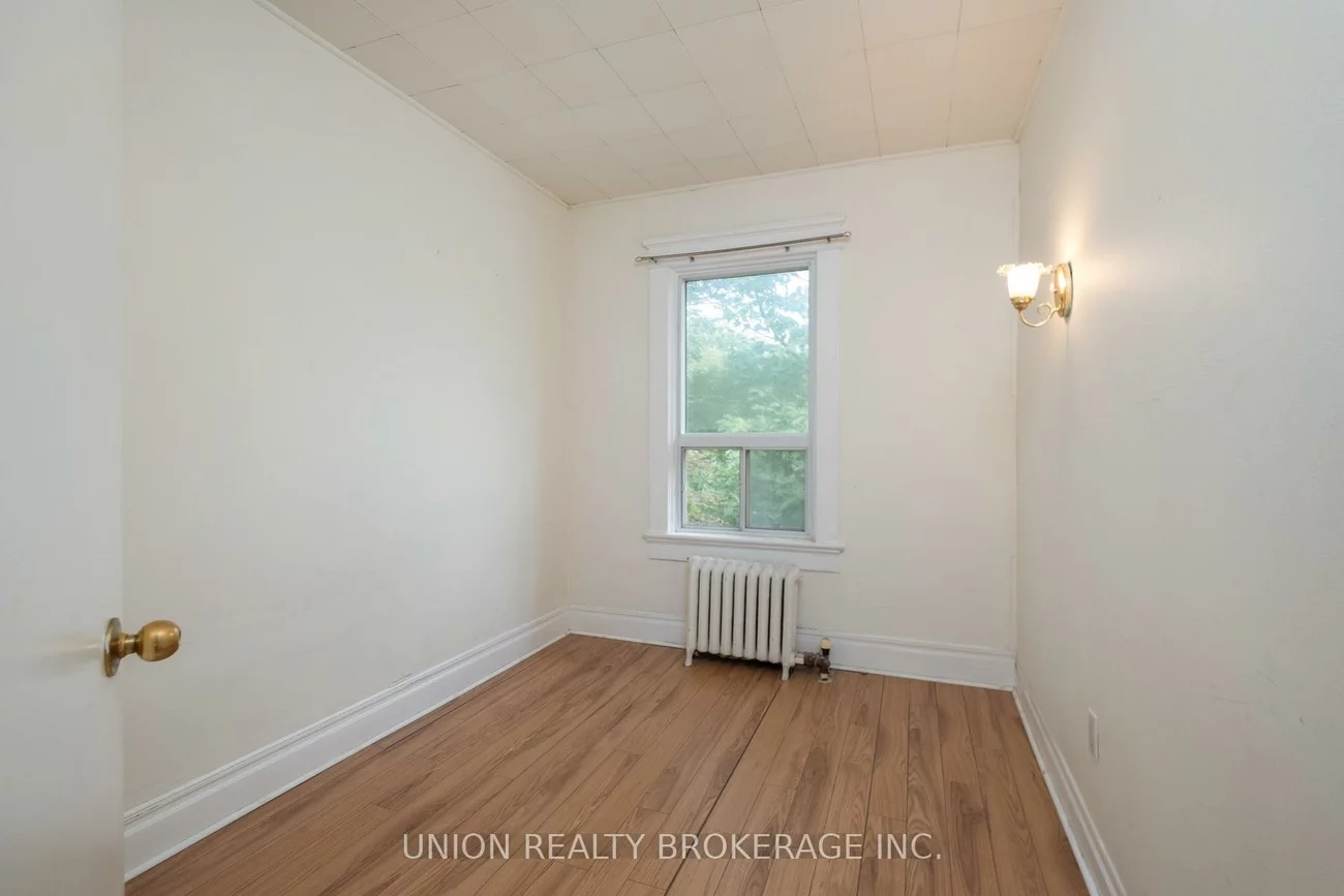 9, Simpson, South Riverdale, Toronto