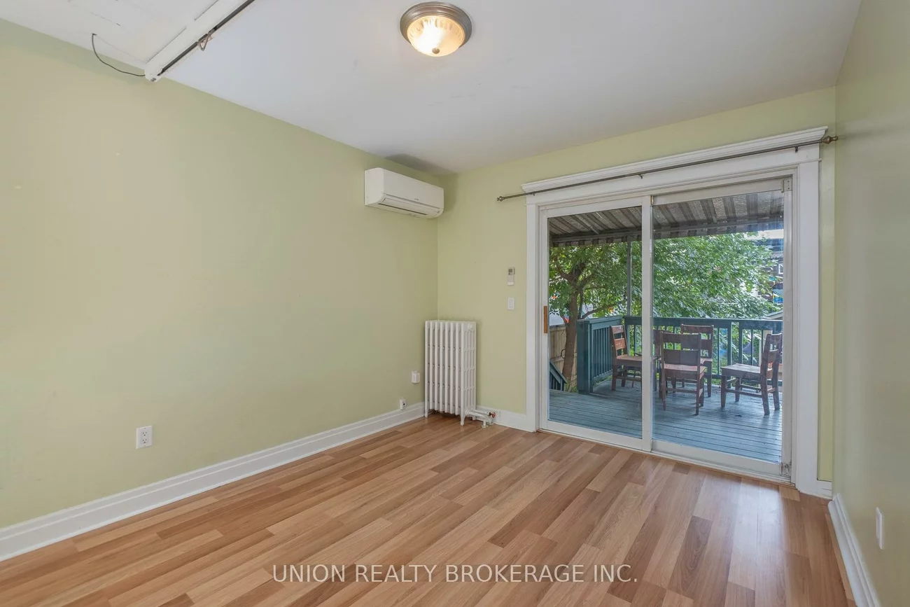 9, Simpson, South Riverdale, Toronto