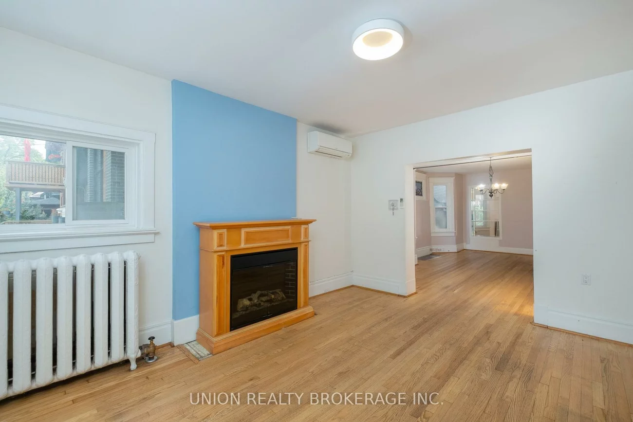 9, Simpson, South Riverdale, Toronto