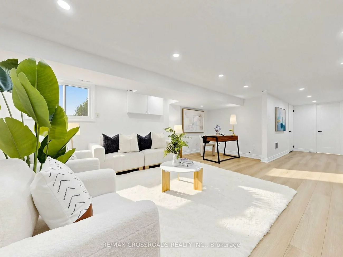 548, Glebeholme, Danforth, Toronto