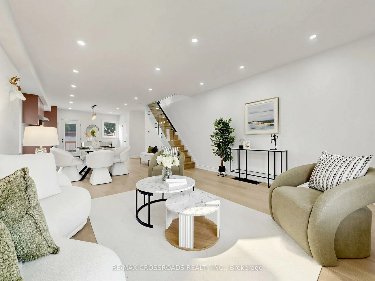 548, Glebeholme, Danforth, Toronto