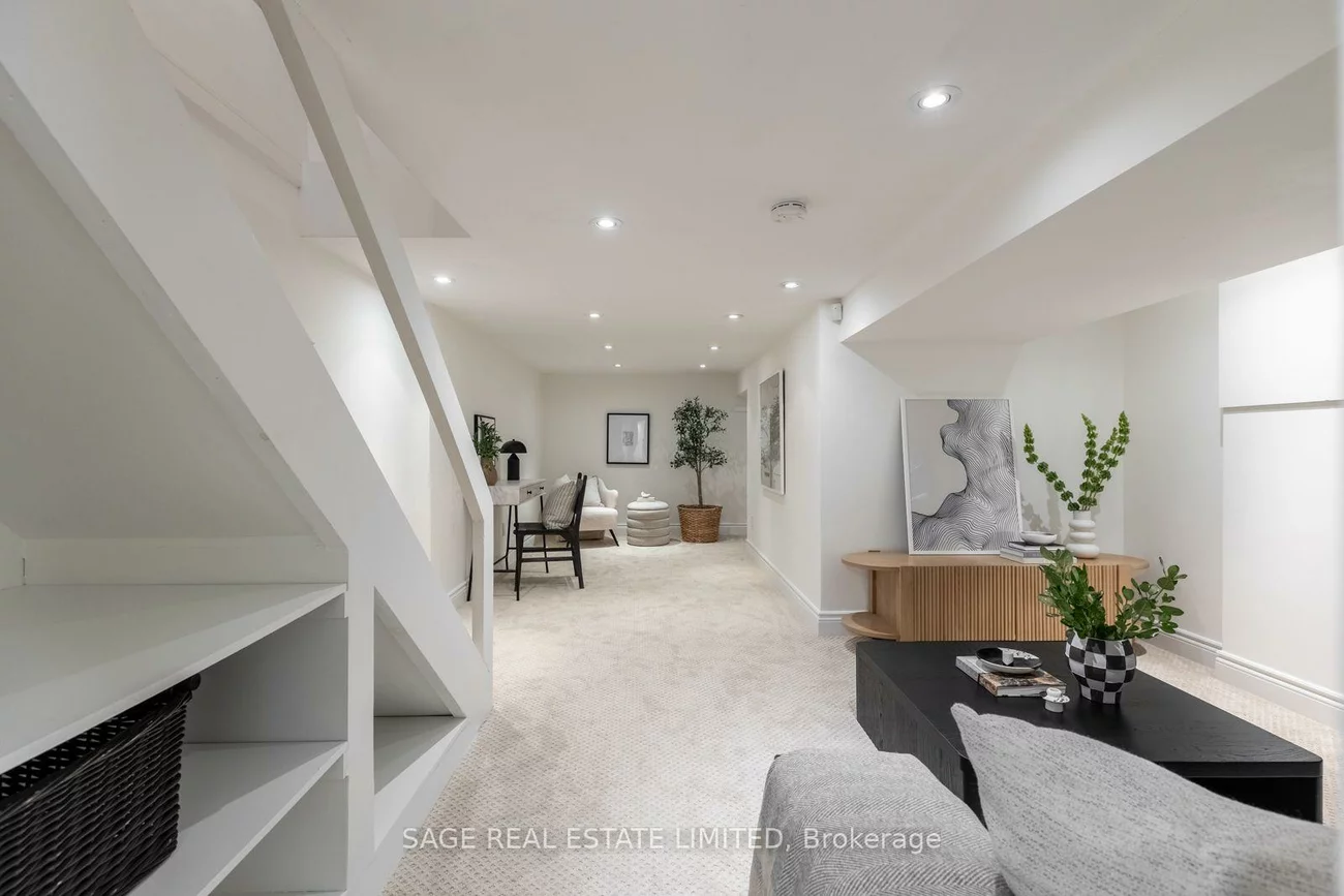 11, Bertmount, South Riverdale, Toronto