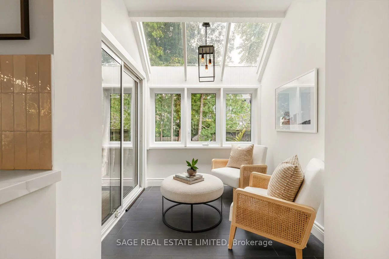 11, Bertmount, South Riverdale, Toronto