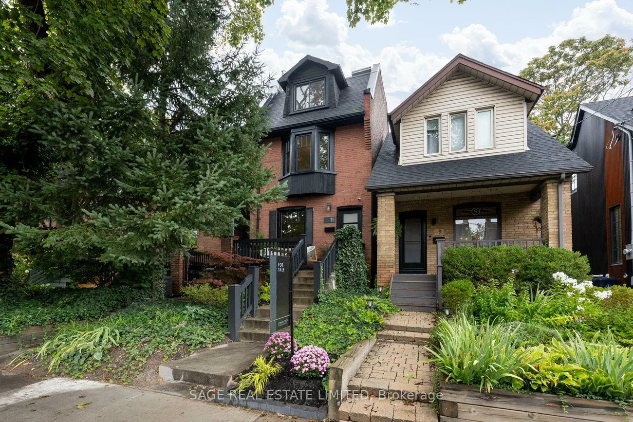 11, Bertmount, South Riverdale, Toronto