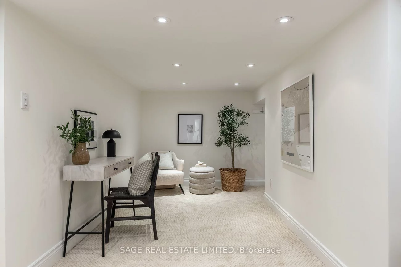 11, Bertmount, South Riverdale, Toronto