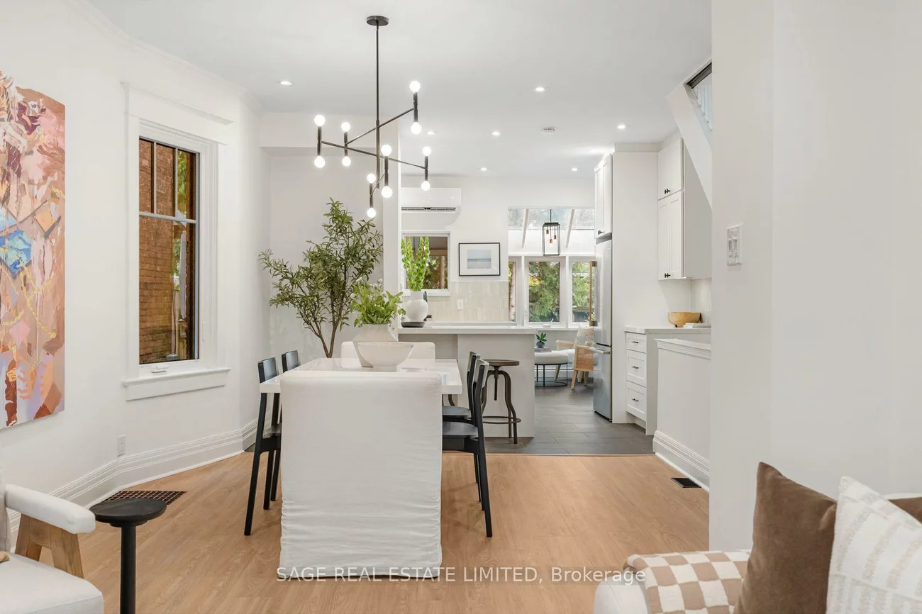 11, Bertmount, South Riverdale, Toronto