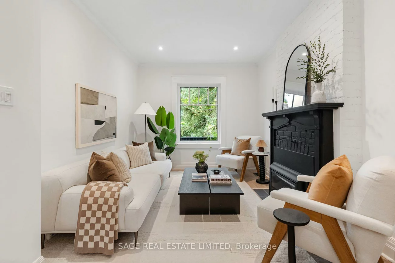 11, Bertmount, South Riverdale, Toronto
