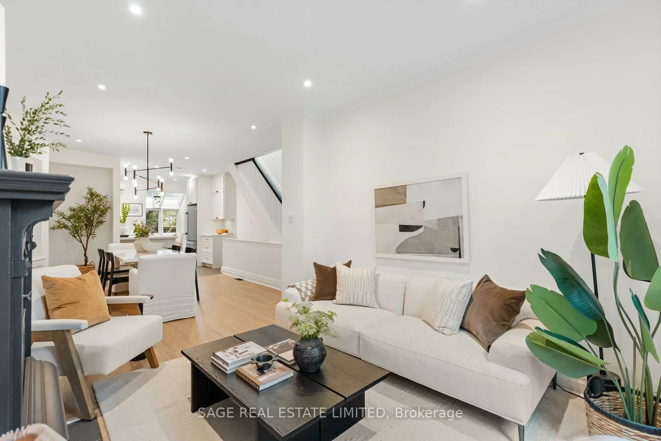 11, Bertmount, South Riverdale, Toronto