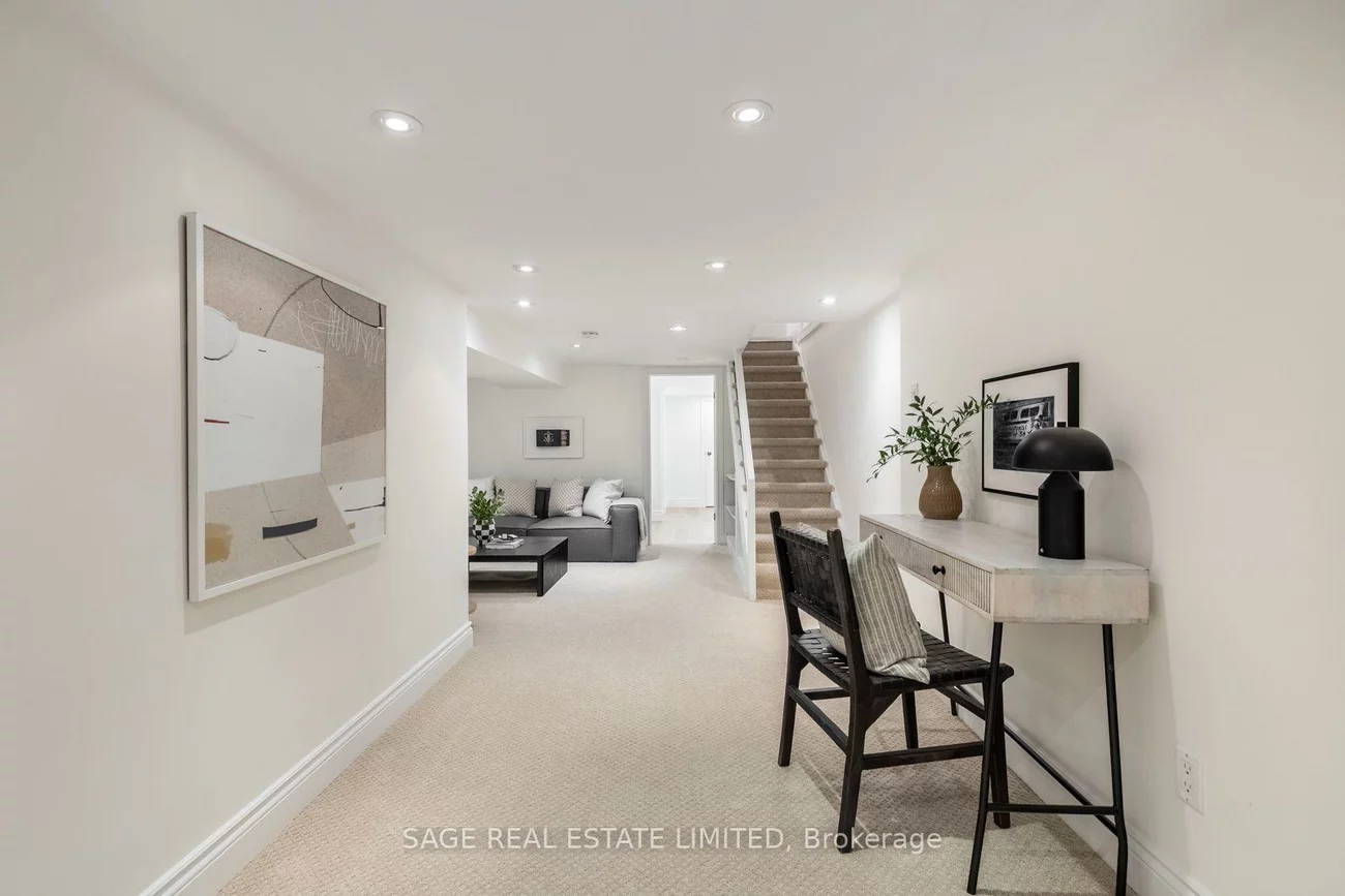 11, Bertmount, South Riverdale, Toronto