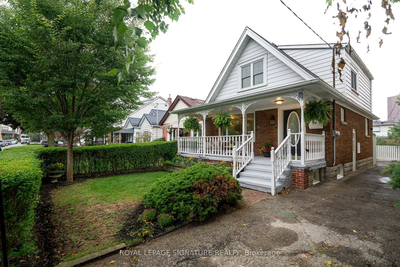 14, Sutherland, Crescent Town, Toronto
